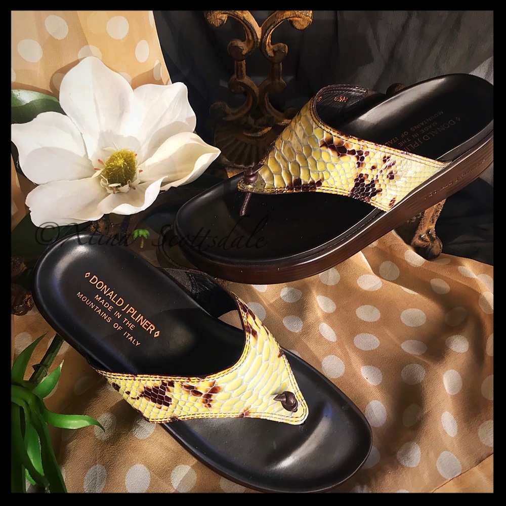 DONALD PLINER Snake Print Flatform FlipFlop Sandal